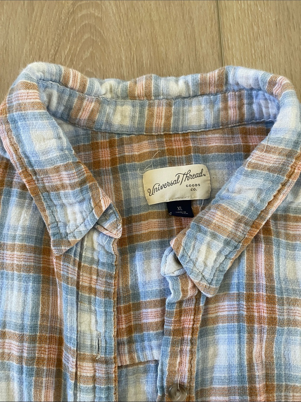 Universal Thread Fall Flannel - Picture 2 of 6